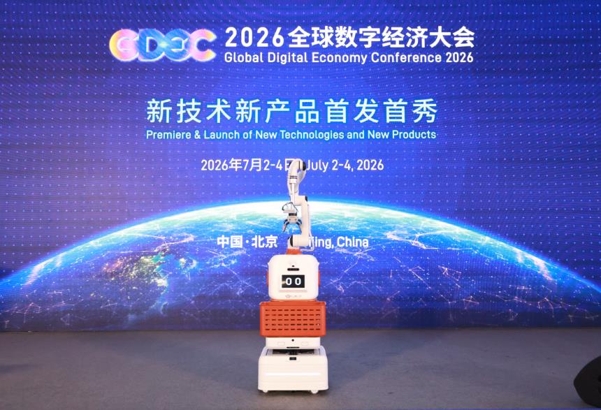 单臂vs双臂:为什么商用服务场景更需要“轻量化操作”而非“全能拟人”